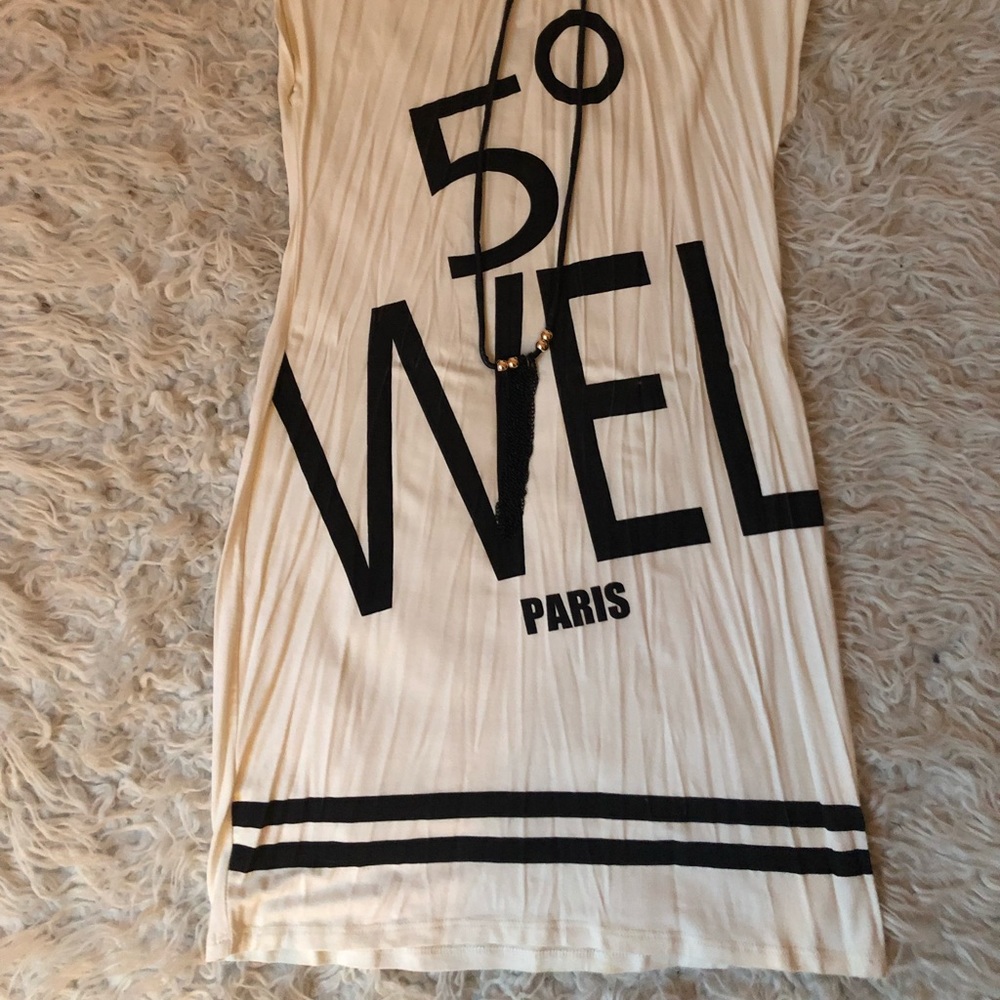 Logo dress